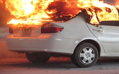 5 bước xử lý ô tô bị cháy