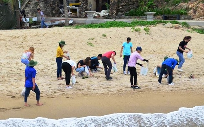 Không mang túi ni-lông đến Sơn Trà