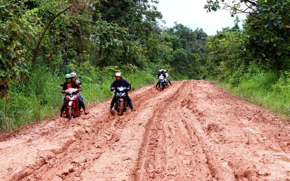 Gia Lai: Nỗi ám ảnh con đường liên xã khi mùa mưa đến