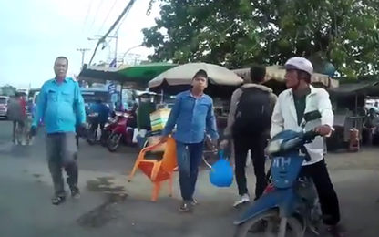 Tài xế GrabBike bị xe ôm "đánh hội đồng" tại bến xe An Sương
