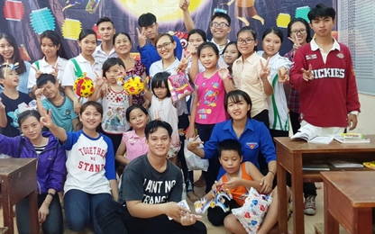 Đà Nẵng: Sinh viên tận tình với trẻ em nghèo mùa Trung thu 2017