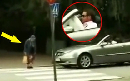Clip: Tài xế trả giá vì bấm còi khi cụ bà đang qua đường