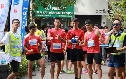 Hơn 300 người chinh phục 1000 bậc thang tòa tháp 68 tầng Bitexco