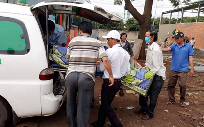 Tá hỏa phát hiện người đàn ông đột tử trên xe khách