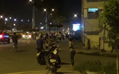 Nhóm thanh niên hỗn chiến bằng mũ bảo hiểm sau va chạm giao thông