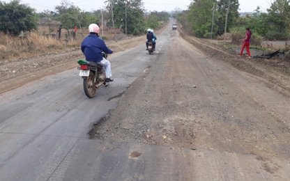 Quốc lộ 25 "kêu cứu" vì xuống cấp trầm trọng