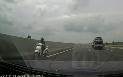 Clip: Siêu ninja phi ngược chiều trong làn 120km/h cao tốc Hà Nội-Hải Phòng