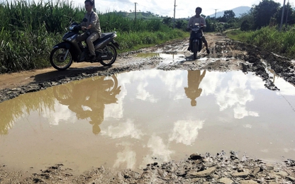 Gia Lai: Nông dân Đak Pơ Pho ước mong về một con đường sạch