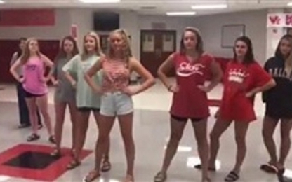 Hiệu trưởng Mỹ xin lỗi vì 'phân biệt giới tính' khi phổ biến nội quy