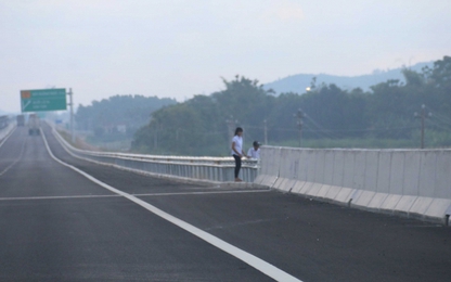 Vừa thông xe, cao tốc Đà Nẵng-Quảng Ngãi đã xảy ra 2 vụ TNGT