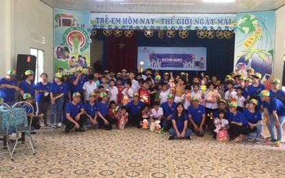 Autogrill VFS F&B thăm, tặng quà cho hơn 700 trẻ mồ côi, khuyết tật
