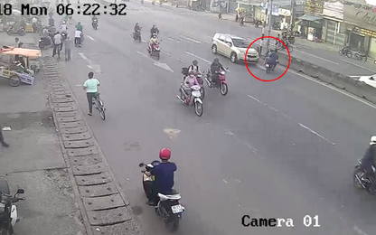Clip: Đi ngược chiều, hai thanh niên bị ôtô húc bay nhưng thoát chết