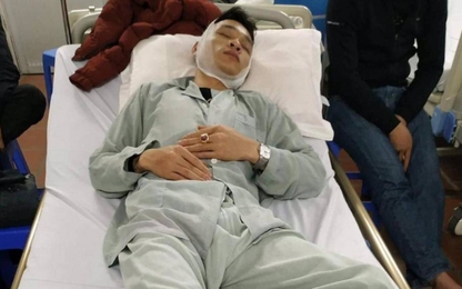 Lùi xe gây tai nạn, tài xế xe tải gọi hội đến chém lái xe