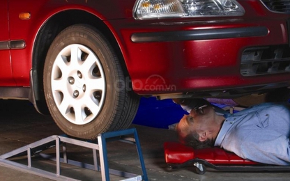 Cách dùng dốc nâng ôtô, bục nâng xe hơi tiện lợi cho việc sửa chữa