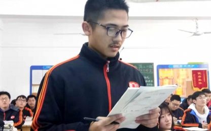 Lịch học 17 tiếng mỗi ngày của nam sinh Trung Quốc