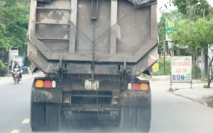 Xe chở đất, cát vi phạm trên QL14B: Có dấu hiệu nhờn luật?