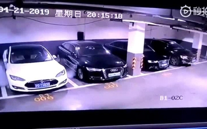 Đang đậu trong hầm ở Thượng Hải, xe điện Tesla bỗng phát nổ như bom