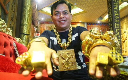 Khởi tố, bắt tạm giam Phúc XO