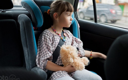 12 mẹo giúp trẻ ngừng khóc khi di chuyển trên xe ô tô