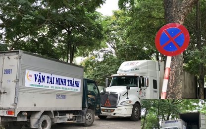 Hà Nội: Xe tải dàn trận “cày nát” lòng đường, vỉa hè KĐT Pháp Vân