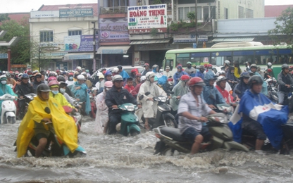 Tại sao TP.HCM vẫn chưa hết ngập?