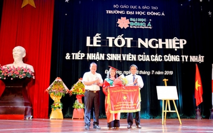 Đại học Đông tổ chức Lễ tốt nghiệp cho 53 học viên cao học