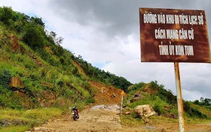 Kon Tum: Sạt lở vùi lấp đường vào Khu di tích lịch sử cách mạng
