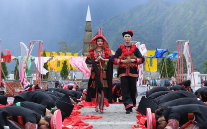 Show nghệ thuật "Vũ điệu trên mây" mê hoặc du khách tới Fansipan