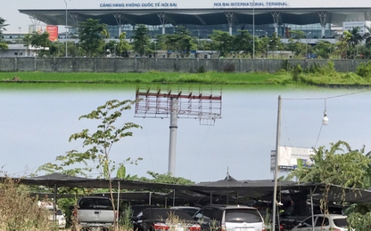 Bãi xe “5 không” “bủa vây” sân bay Nội Bài: Trách nhiệm thuộc về ai?