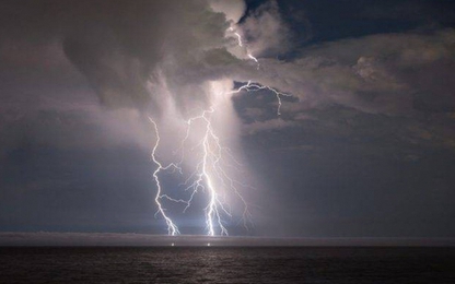 Đang lái tàu, ngư dân Quảng Ninh bị sét đánh chết