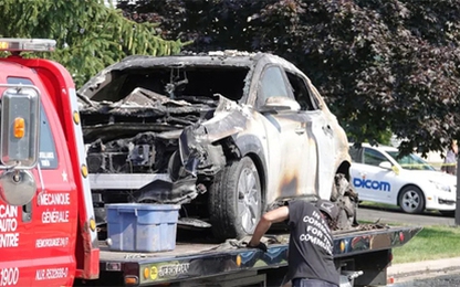 Hyundai Kona điện phát nổ khi đang đỗ thổi bay nóc garage