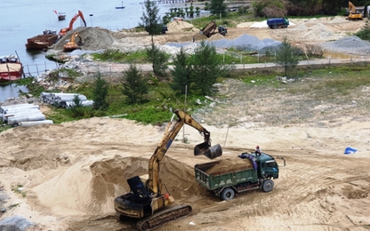 Bến cát "lậu" dưới chân cầu Cửa Đại: Có dấu hiệu "nhờn" luật
