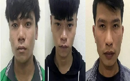 Hai tài xế xe ôm đua xe quanh hồ Hoàn Kiếm