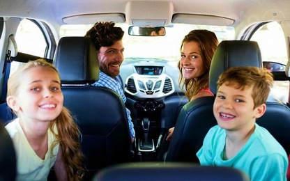 Kinh nghiệm mua xe cho gia đình đang tuổi lớn