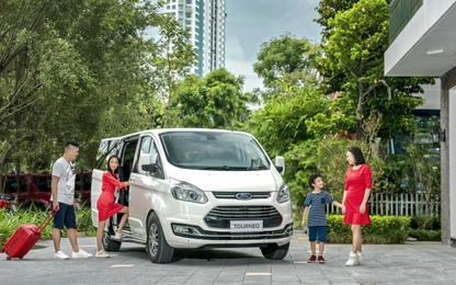 Ford Tourneo 7 chỗ cao cấp chính thức ra mắt thị trường Việt Nam