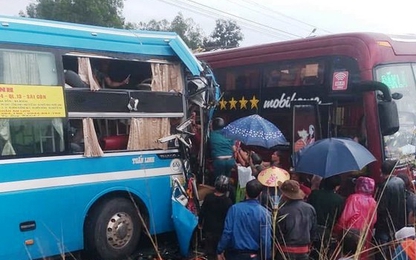 Kon Tum: 7 người bị thương nặng sau cú tông của hai xe khách