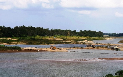 Quảng Nam: Đột kích bãi cát giữa sông, triệt phá 2 tụ điểm đánh bạc