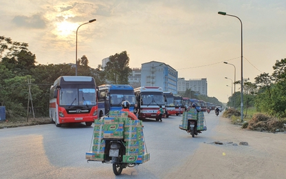 Xe chở học sinh trường Đoàn Thị Điểm gây mất ATGT
