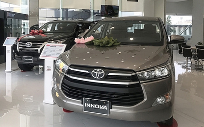 Toyota Innova giảm giá 100 triệu trước sức ép của Xpander