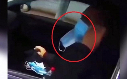 Tài xế TQ đeo 12 lớp khẩu trang khiến dân mạng nổi giận