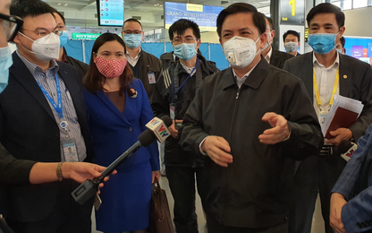 Bộ trưởng Bộ GTVT kiểm tra đột xuất sân bay Nội Bài