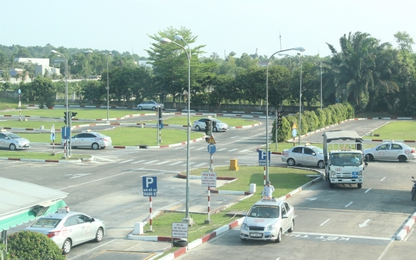 TP.HCM: Người dân đổ xô đi học bằng lái xe