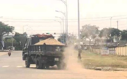 Đà Nẵng: Loạn bãi tập kết cát trái phép hoạt động trong khu dân cư