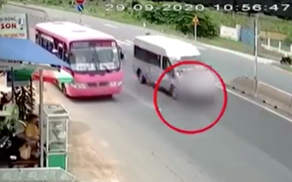 Chạy qua đường bắt xe khách, nữ sinh gặp tai nạn thảm khốc