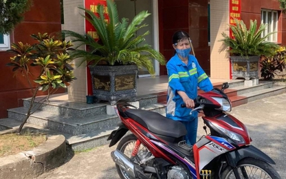 Hà Nội: Nữ lao công môi trường bị cướp được tặng xe máy mới