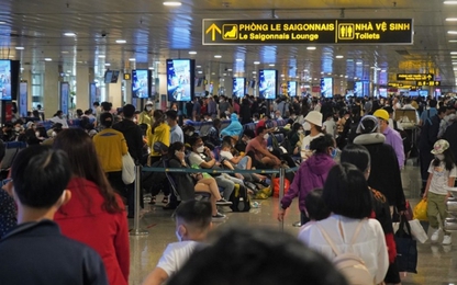 Vì sao phải điều chỉnh tần suất khai thác chuyến bay tại Tân Sơn Nhất?