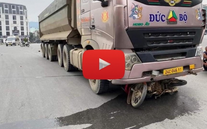 [Video] Thời khắc xe tải kéo lê xe máy khiến 1 người chết