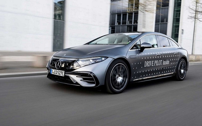 Mercedes tự lái chính thức được bán tại Đức