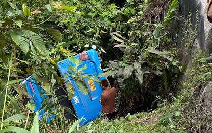 Xe khách chở 30 người lao xuống vực ở Tam Đảo, Vĩnh Phúc