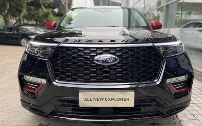 Chiêm ngưỡng xe Ford Explorer 30th Anniversary Edition 2022 tại đại lý